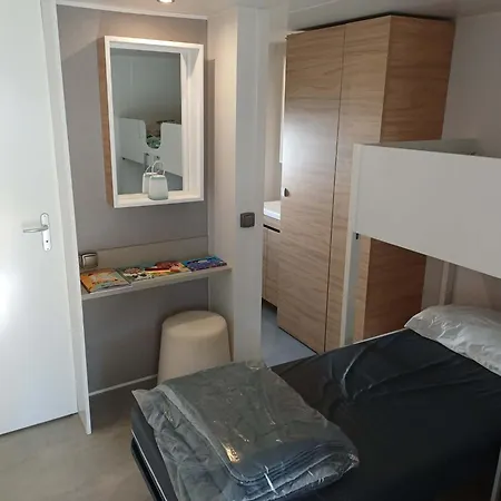 Le Mobilhome Douillet Climatisé 5 Pers En Camping, Proche Plage, 2 Sdb, 2 Wc